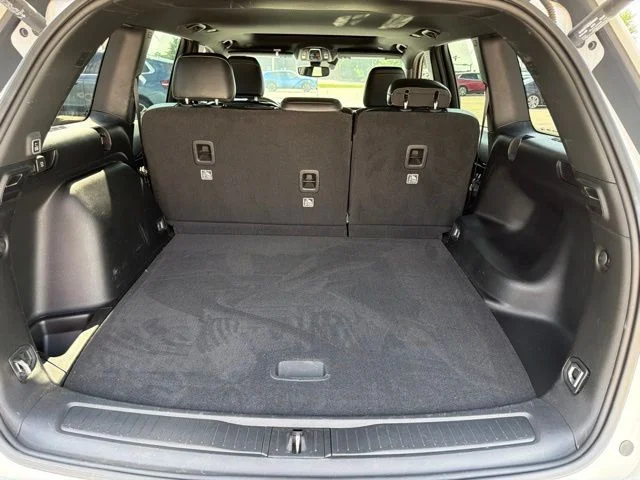 Used 2022 White Jeep Altitude image 18