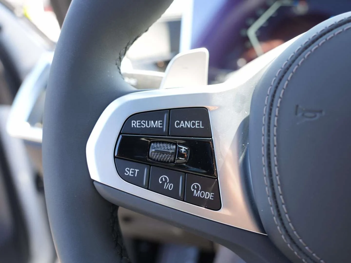 New 2027 Mineral White Metallic BMW xDrive40i image 7