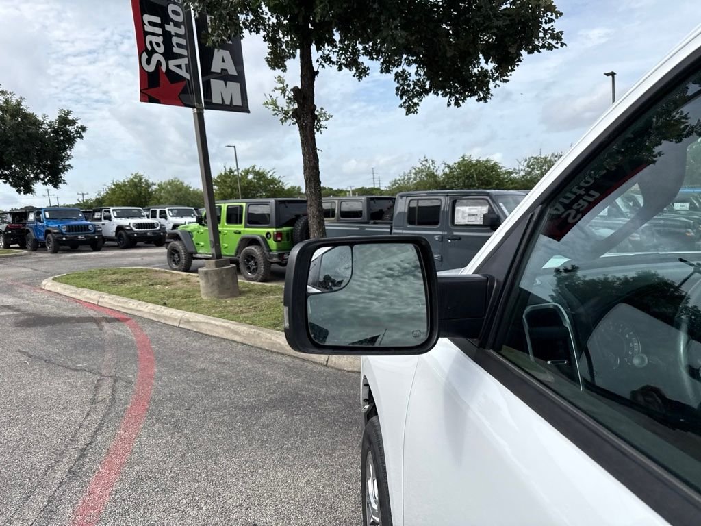 Used 2023 White Ram Big Horn/Lone Star image 23