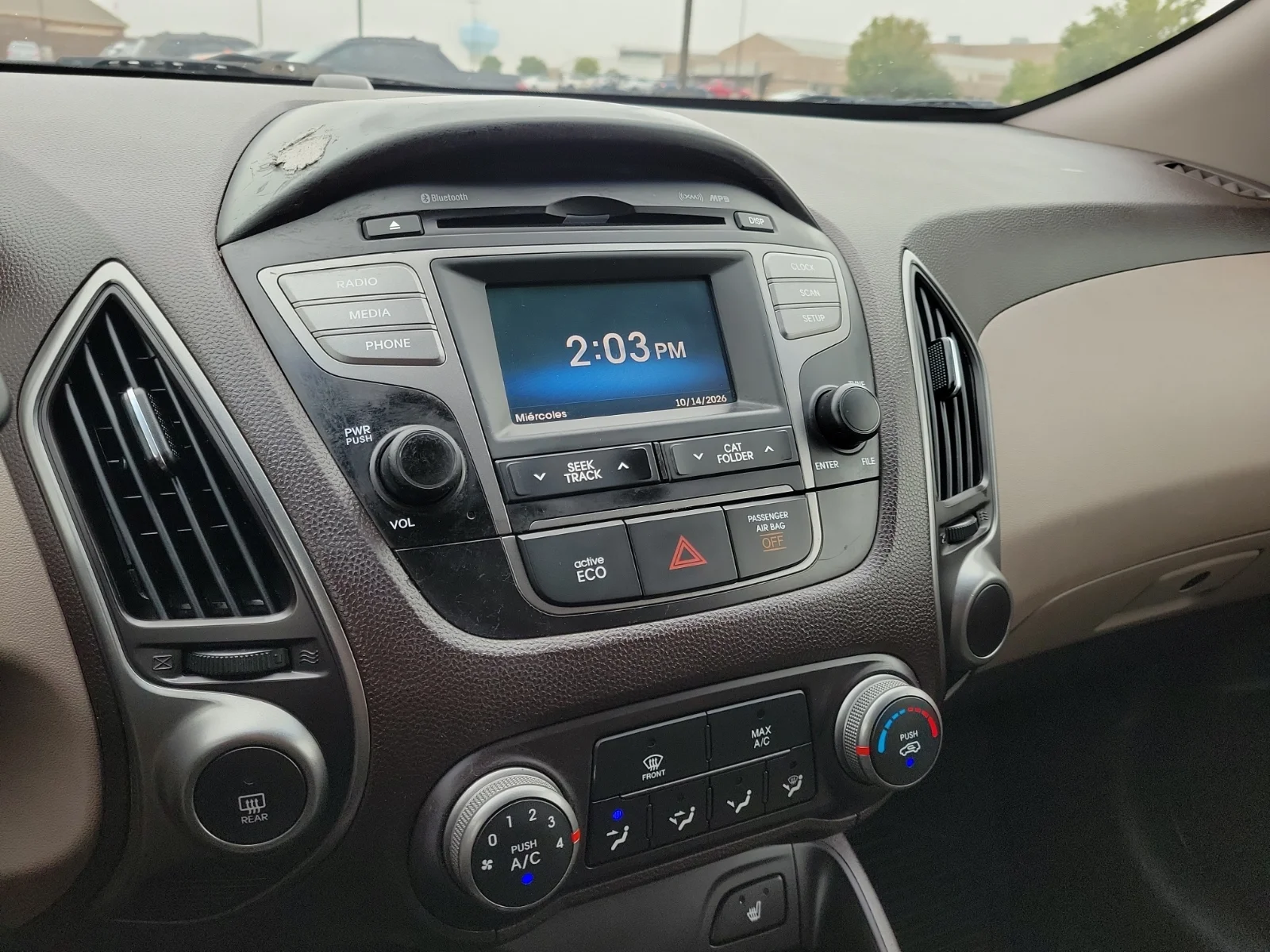 Used 2014 White Hyundai SE image 15