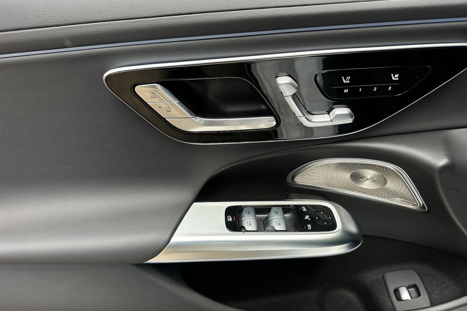 2026 Mercedes-Benz E-Class E350 - Photo 24