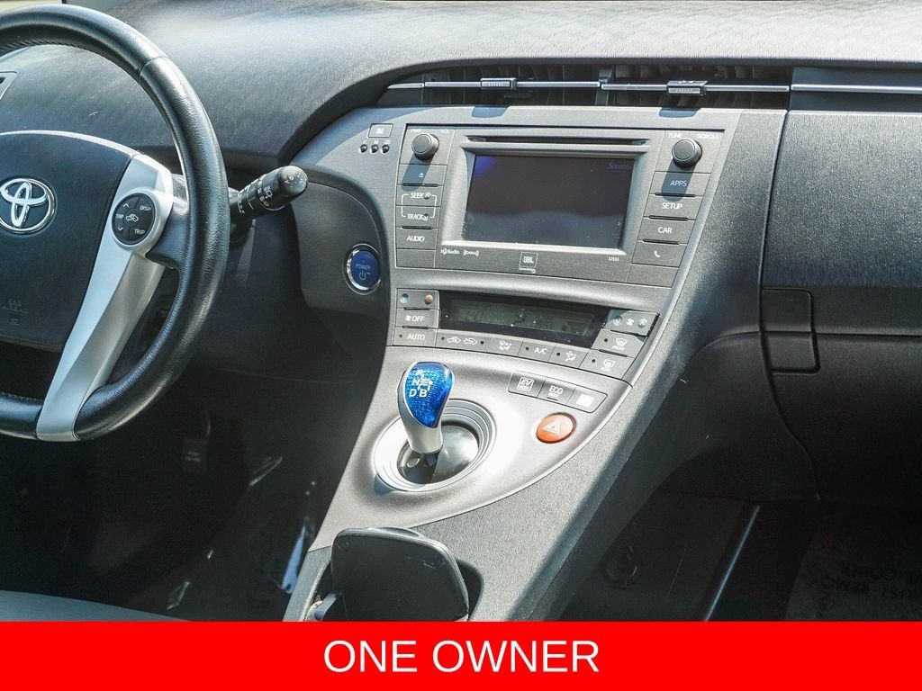 Used 2013 White Toyota Four image 15