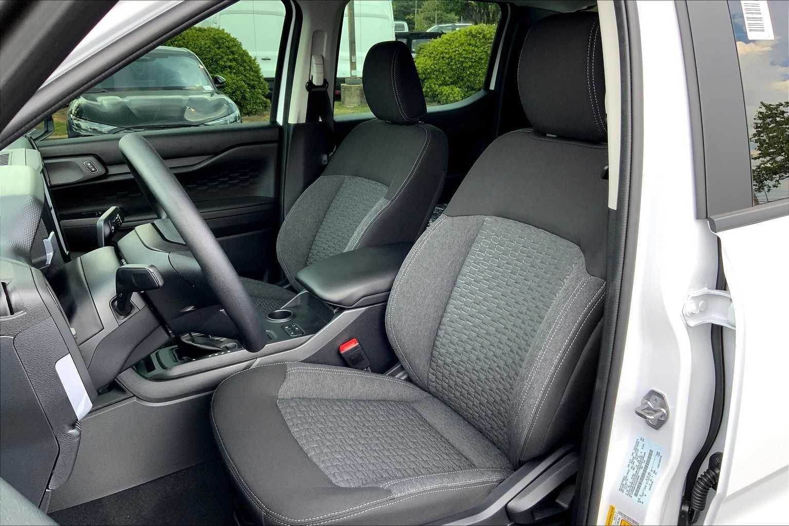 New 2025 Oxford White Ford XL image 9