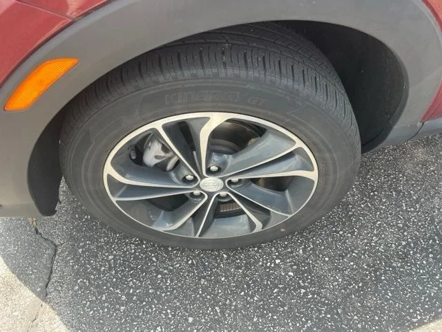 Used 2023  Buick Select image 28