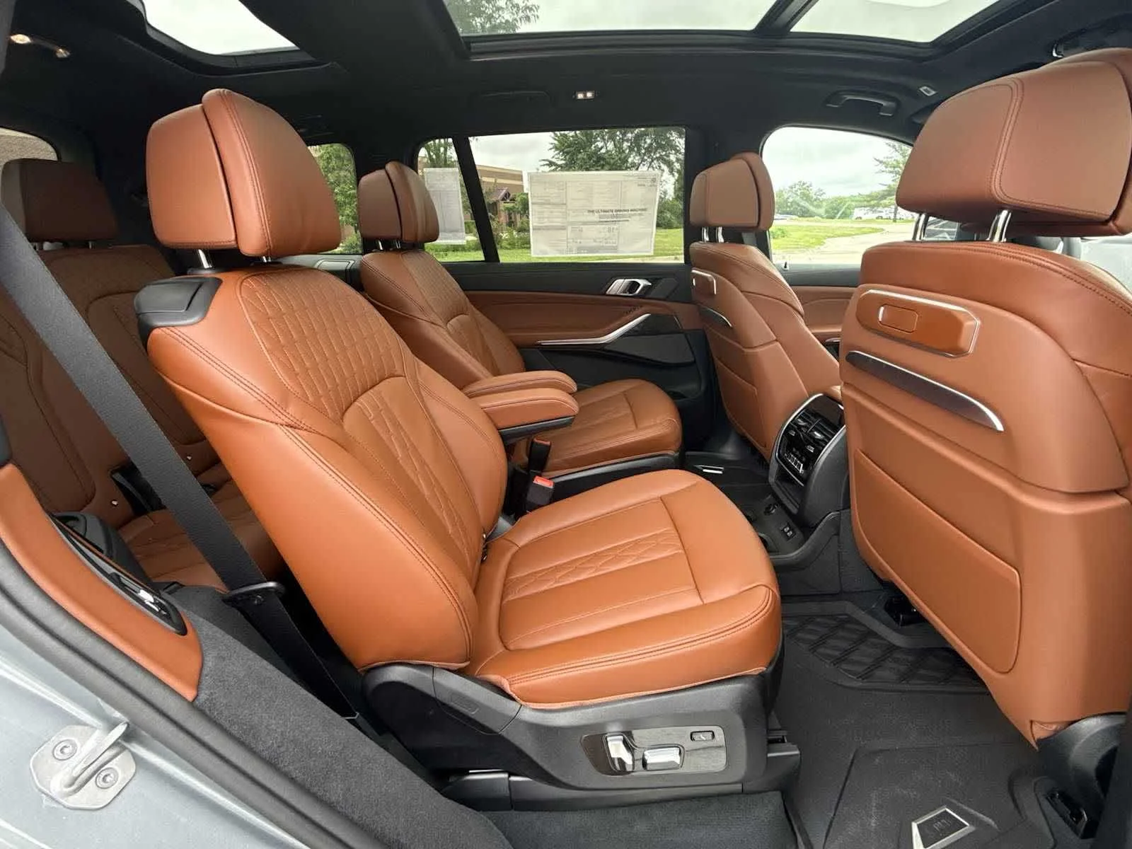 New 2026 Skyscraper Grey Metallic BMW M60i image 22