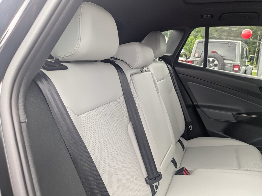 Used 2021  Volkswagen Pro S image 24