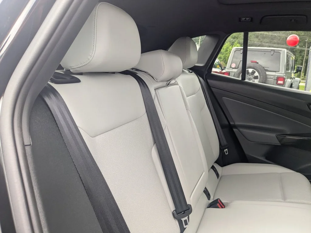 Used 2021  Volkswagen Pro S image 24
