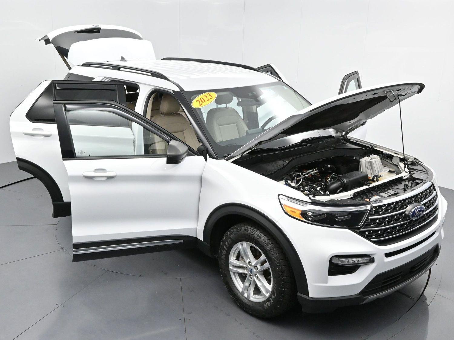 Used 2023 Oxford White Ford XLT image 47