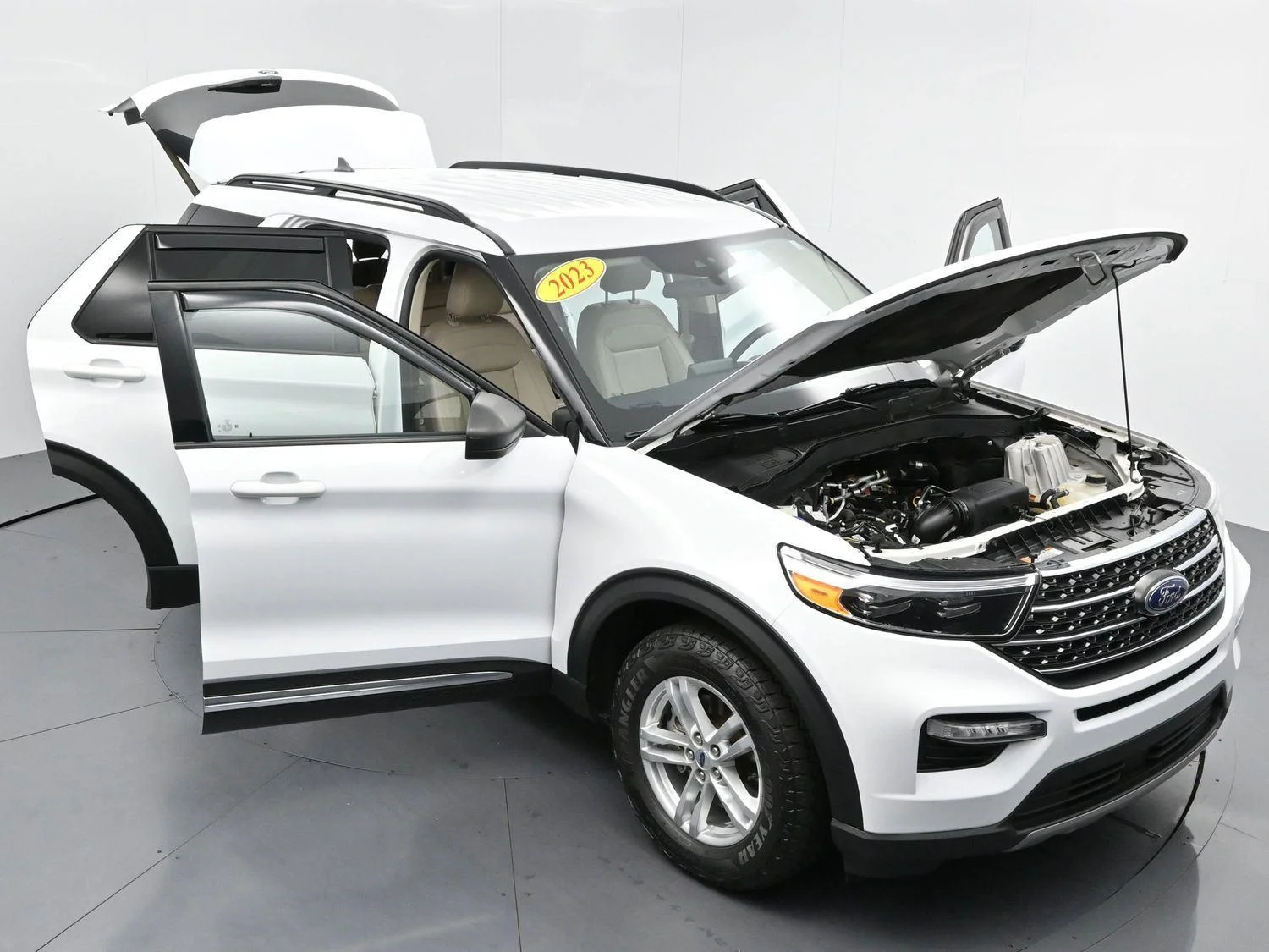 Used 2023 Oxford White Ford XLT image 47
