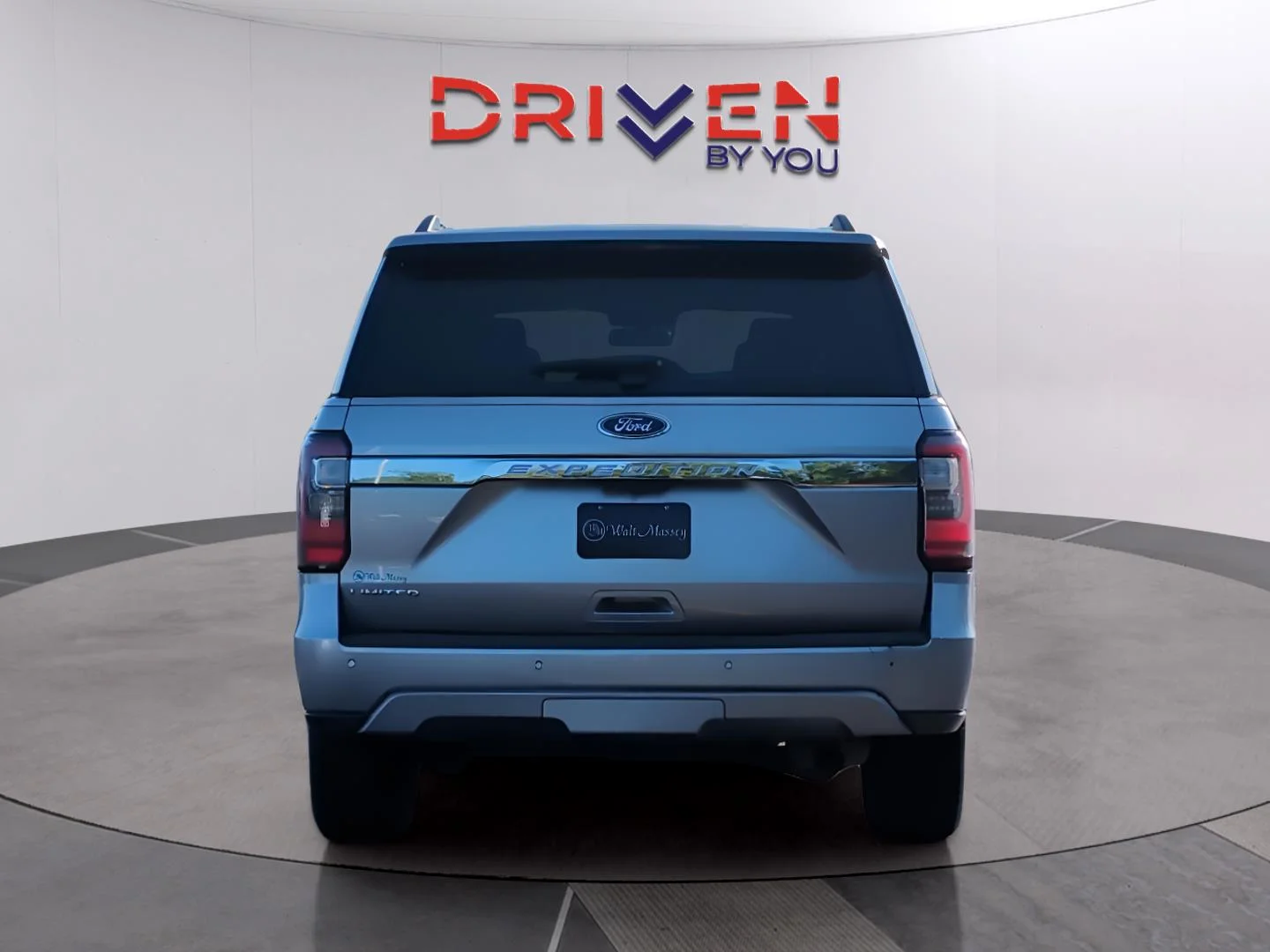 Used 2021 Iconic Silver Ford Limited image 4