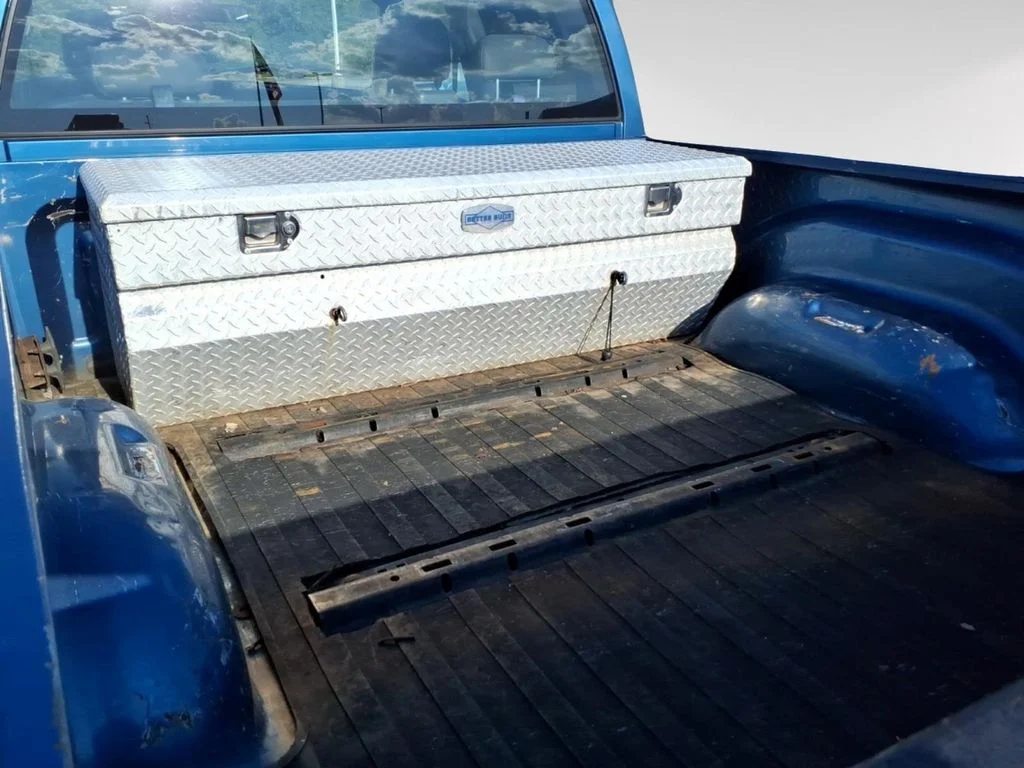 Used 2004 Blue Dodge SLT image 8