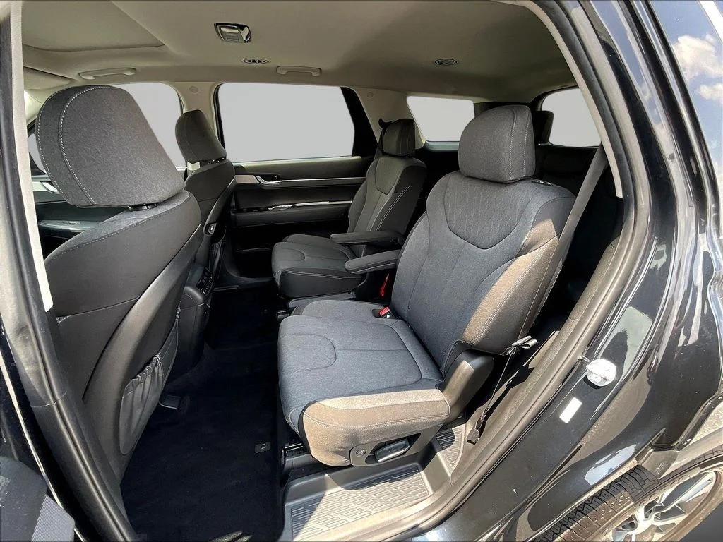 Used 2021 White Hyundai SEL image 18