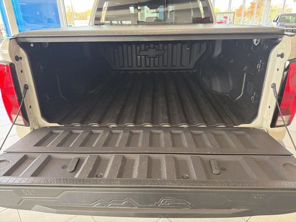 New 2026 White Chevrolet Trail Boss image 10
