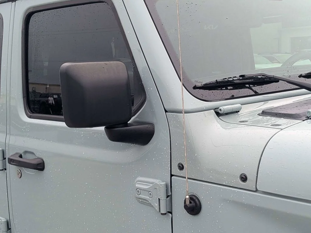 Used 2023 Gray Jeep Sahara image 9