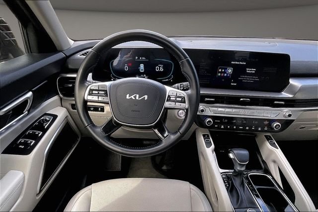 Used 2025 Gray Kia S image 5