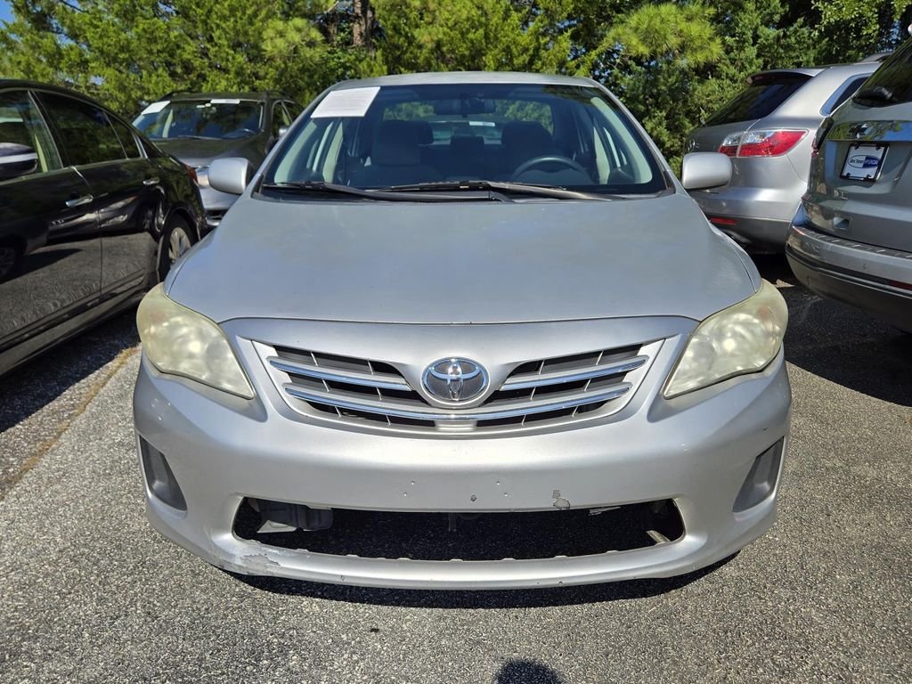 Used 2013 Silver Toyota LE image 5