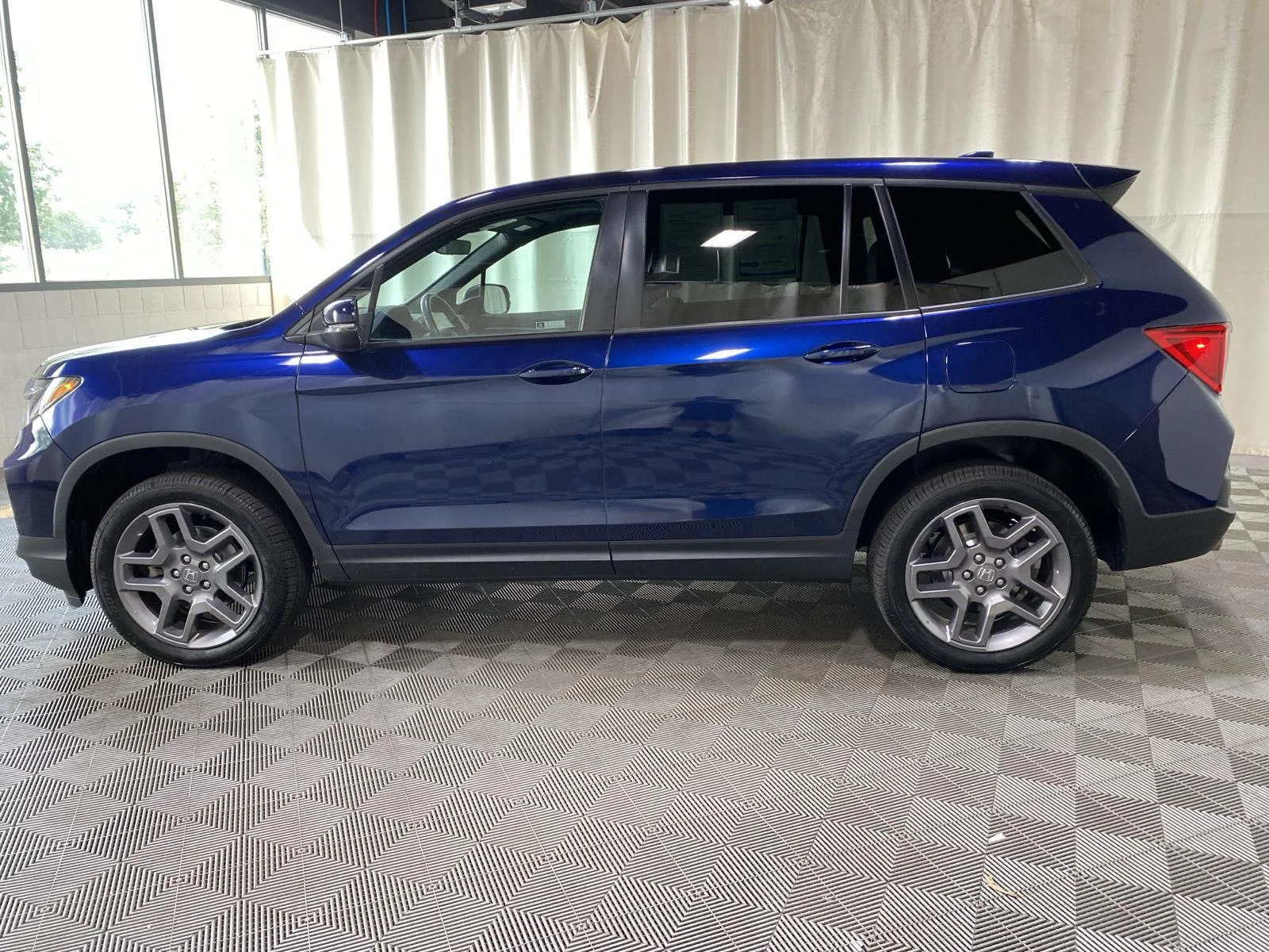 Certified Used 2023 Obsidian Blue Pearl Honda EX-L image 4