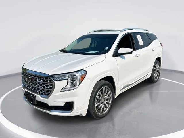 2022 GMC Terrain Denali AWD's photo
