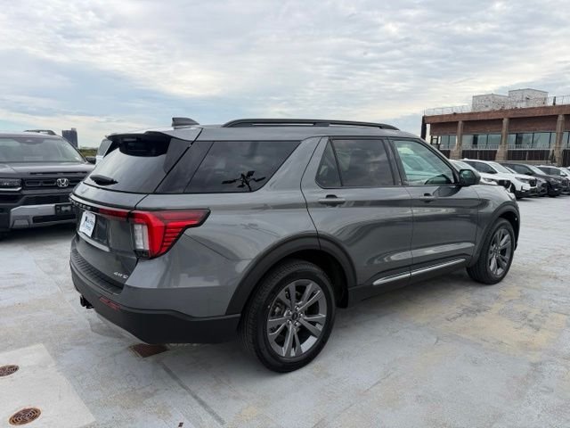 Used 2025 Gray Ford Active image 7