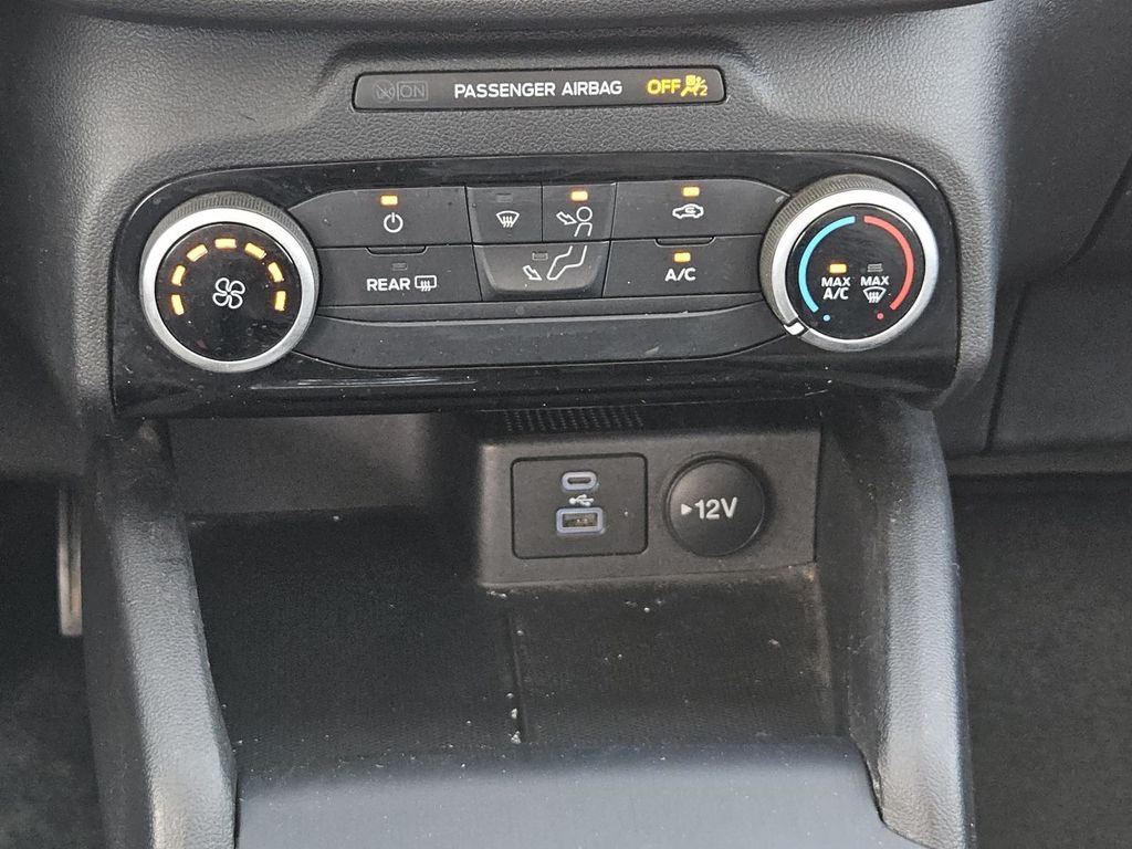 Used 2022 Gray Ford SE image 26