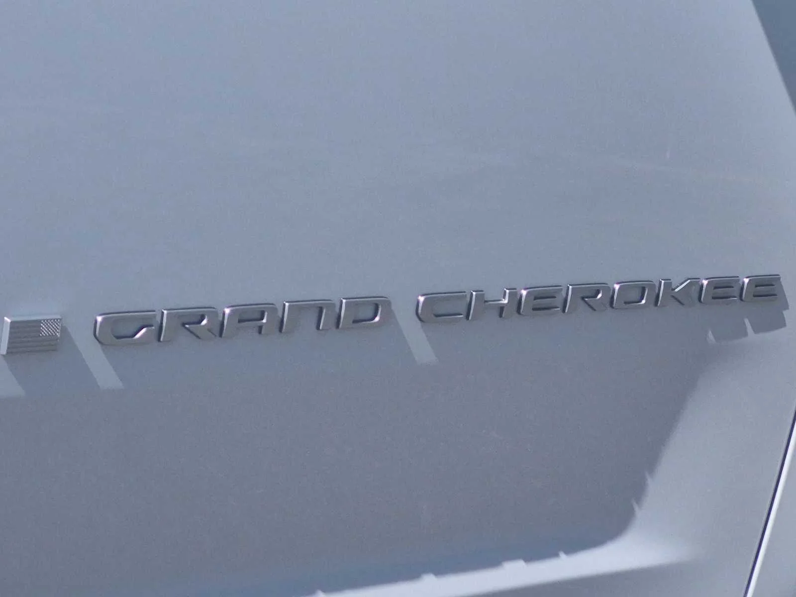 Used 2025 Bright White Clearcoat Jeep Laredo image 11