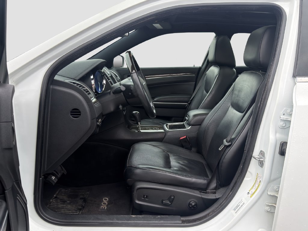 Used 2012 White Chrysler C image 9