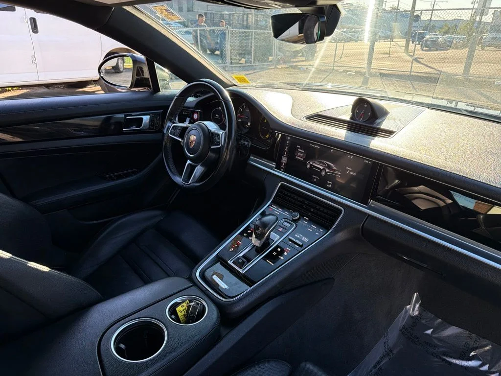Used 2018 Black Porsche Base image 15