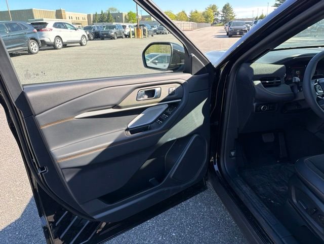New 2026 Agate Black Metallic Ford Tremor® image 13