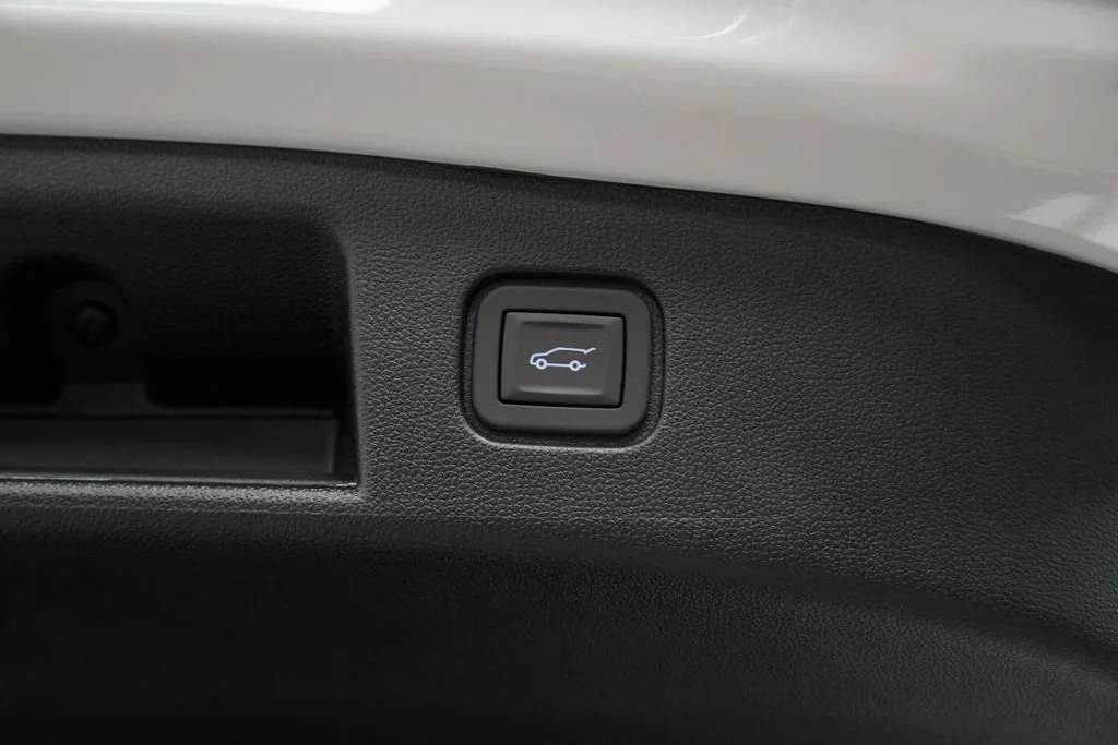 New 2026 Summit White Chevrolet LT image 24