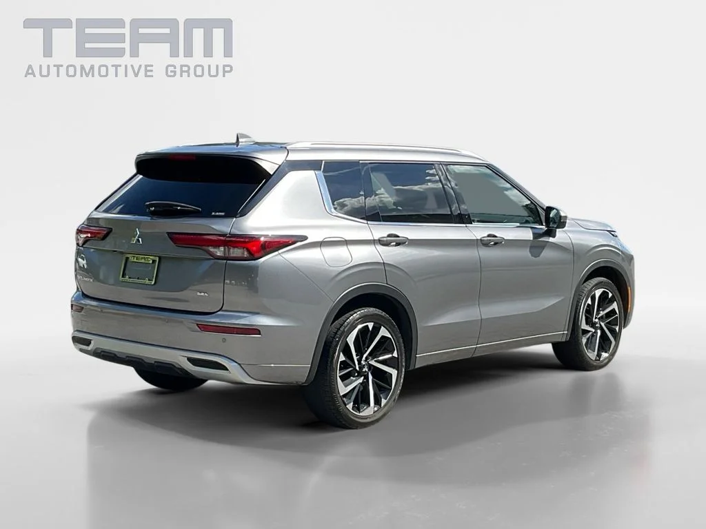 Used 2022 Silver Mitsubishi SEL image 7