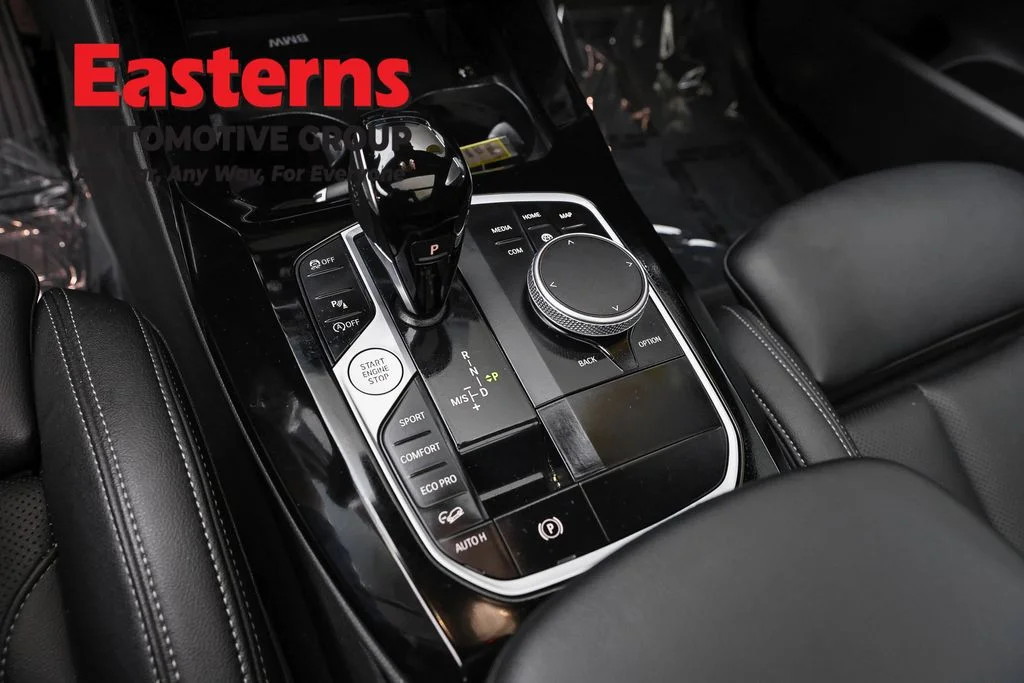 Used 2024 Black BMW xDrive30i image 13
