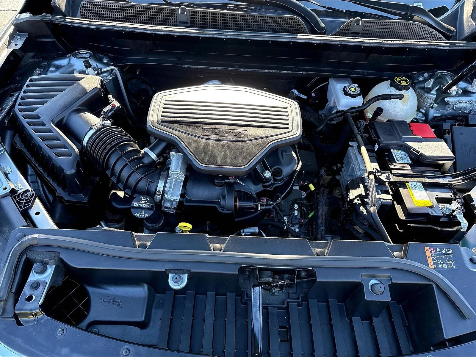 Used 2023 Sterling Metallic GMC SLT image 33