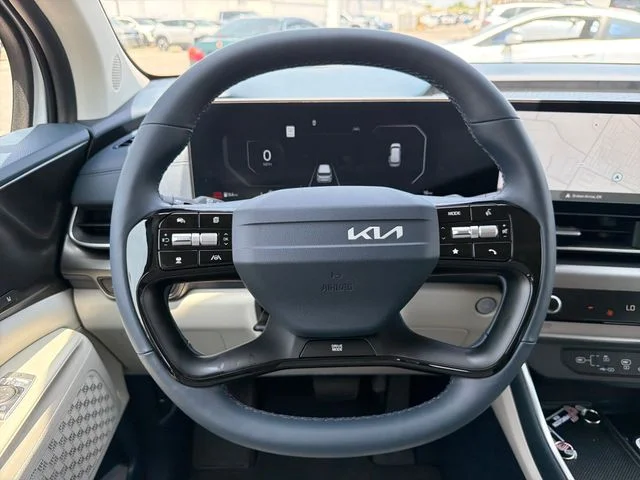 2027 Kia Carnival SX - Photo 10