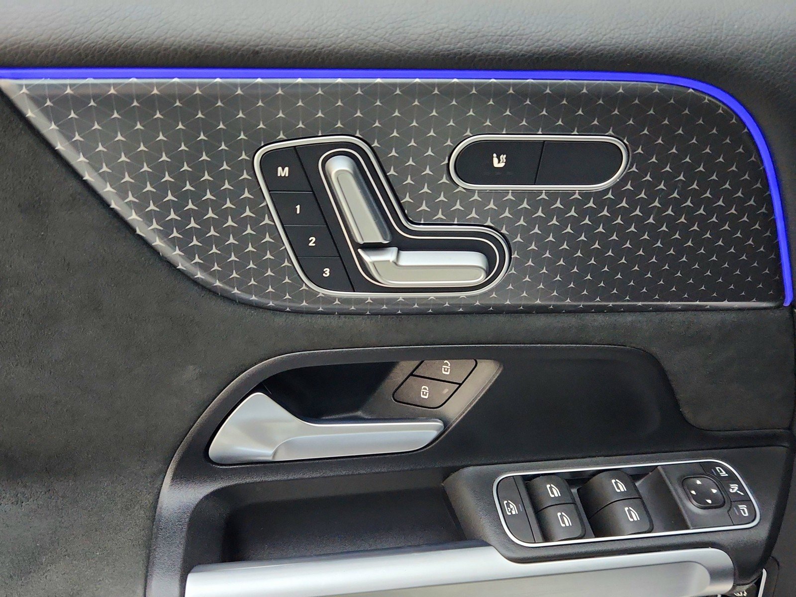 Used 2024 Polar White Mercedes-Benz AMG® Line Package image 25