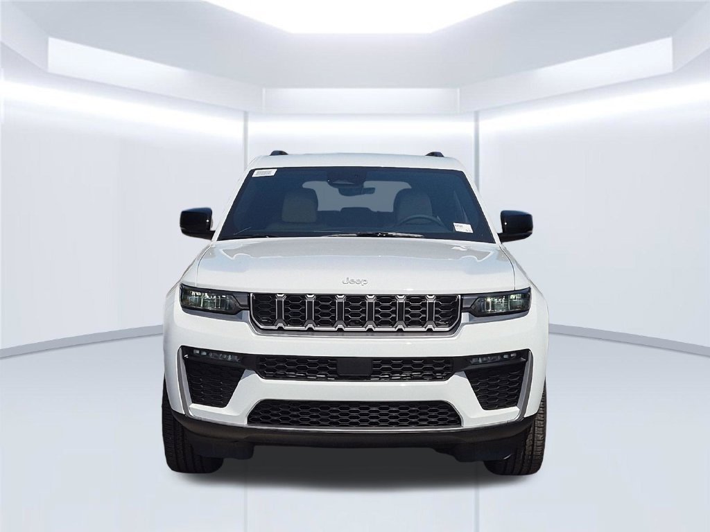 New 2026 Bright White Clear-Coat Exterior Paint Jeep Limited image 10