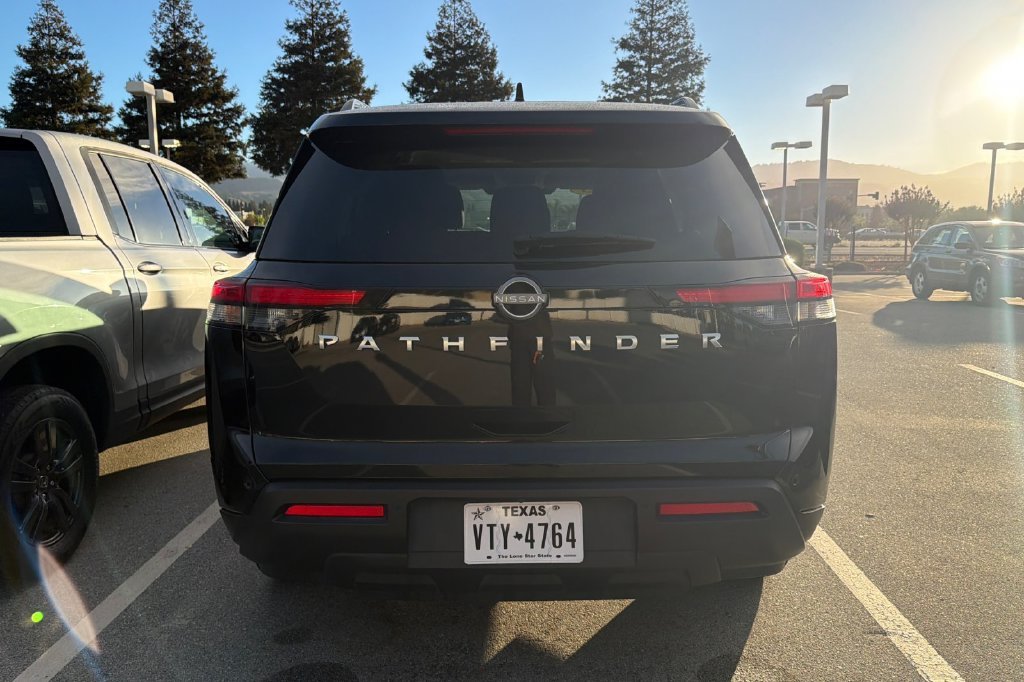 Used 2025 Super Black Nissan SV image 5