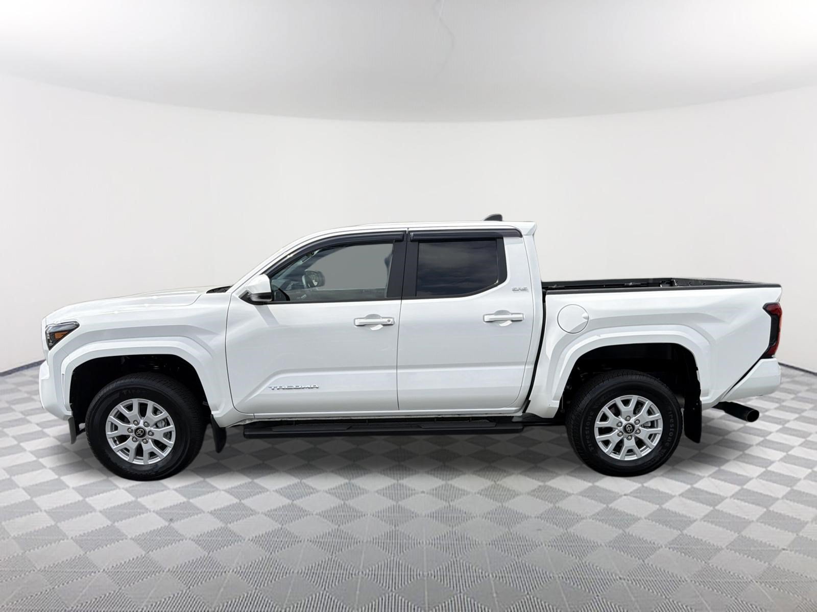 Used 2025 Ice Cap Toyota SR5 image 8