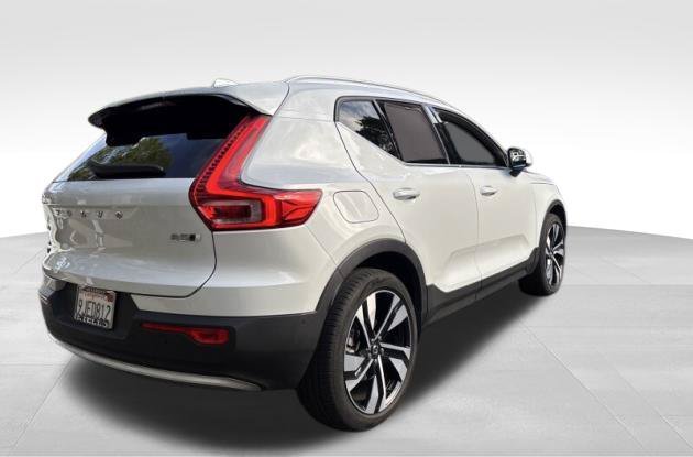 Used 2023 White Volvo Ultimate image 3