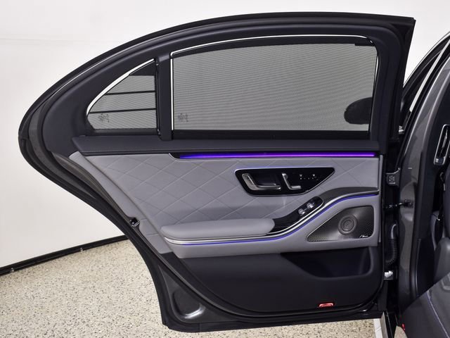 New 2026 MANUFAKTUR Graphite Metallic Mercedes-Benz S 580 image 85