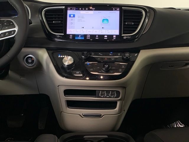 Used 2024 White Chrysler Touring L image 24