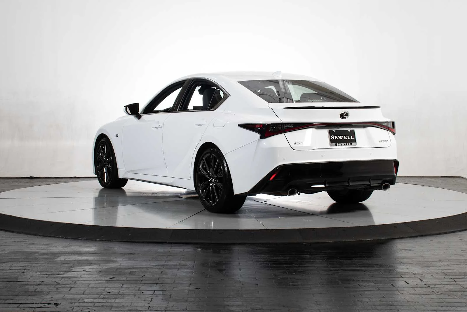 Used 2024 Ultra White Lexus F SPORT image 4