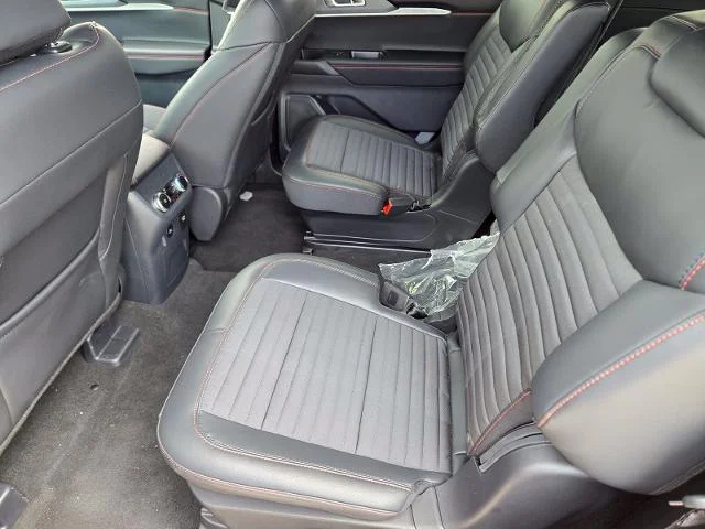 New 2026 Rapid Red Metallic Tinted Clearcoat Ford ST-Line image 39