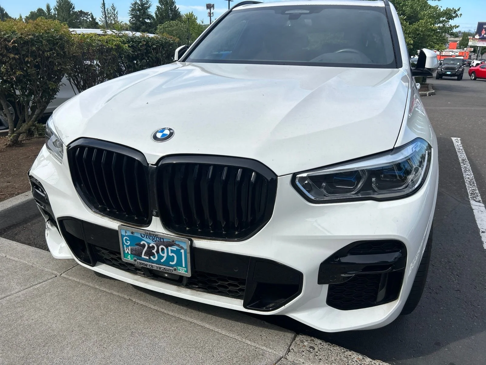 Used 2022 Alpine White BMW xDrive40i image 2