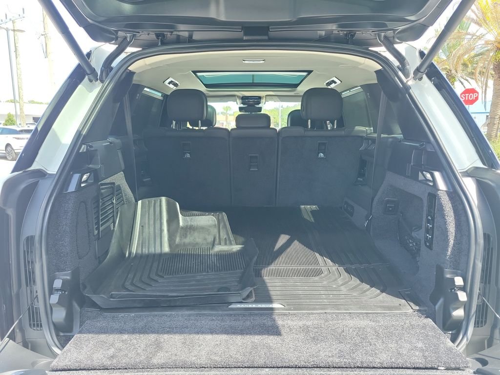Certified Used 2025 White Land Rover SE image 11
