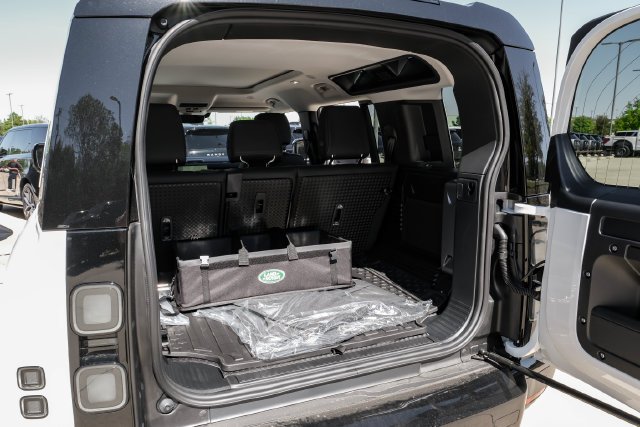 New 2026 Fuji White Land Rover S image 61