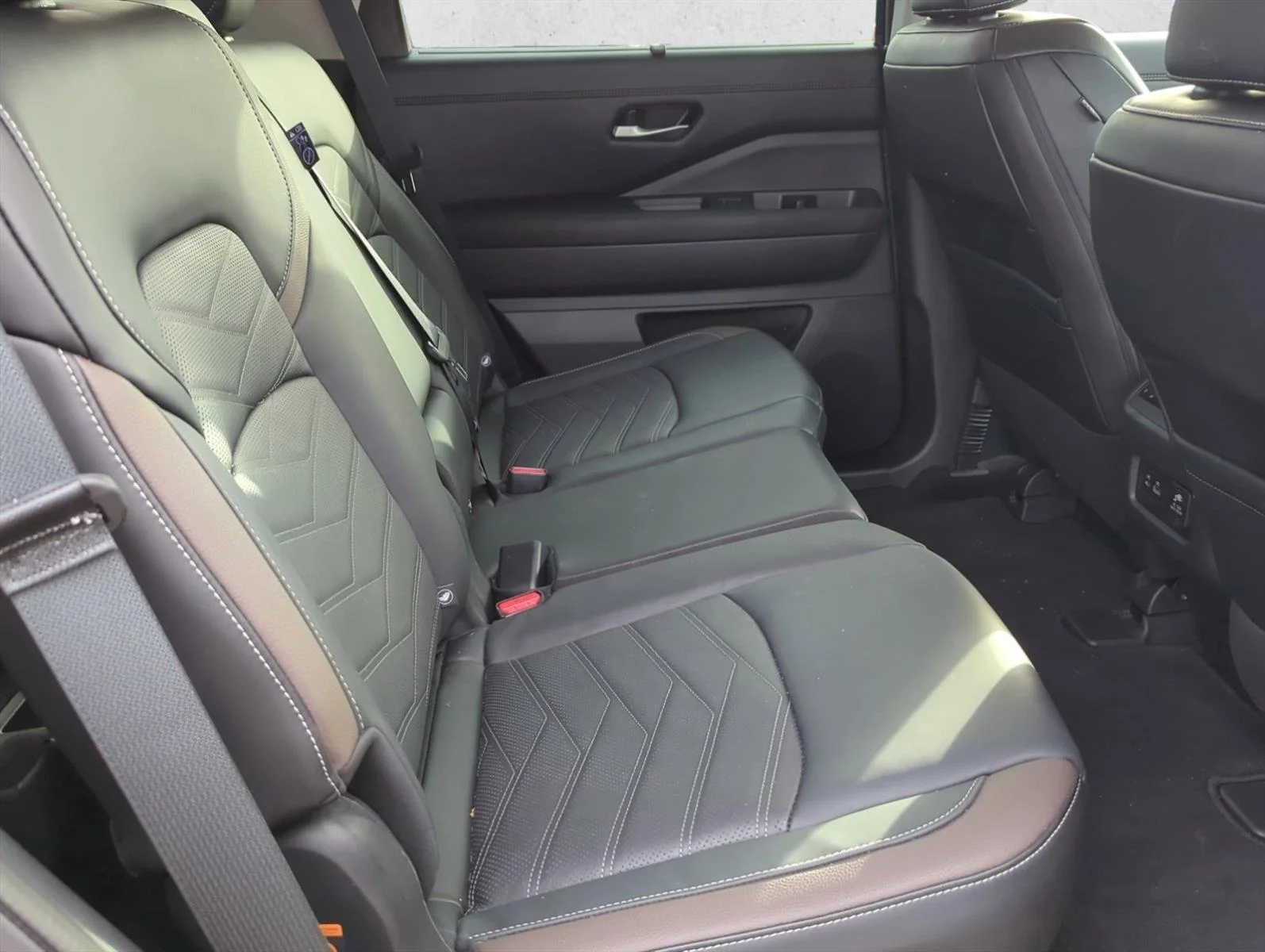 Used 2025 Deep Ocean Blue Pearl Nissan Platinum image 24