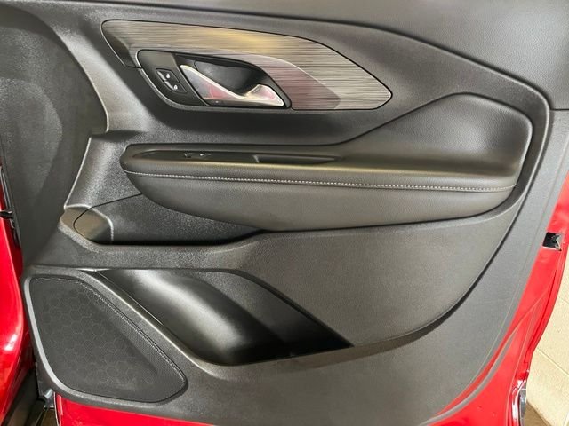 Used 2023 Red GMC SLT image 27