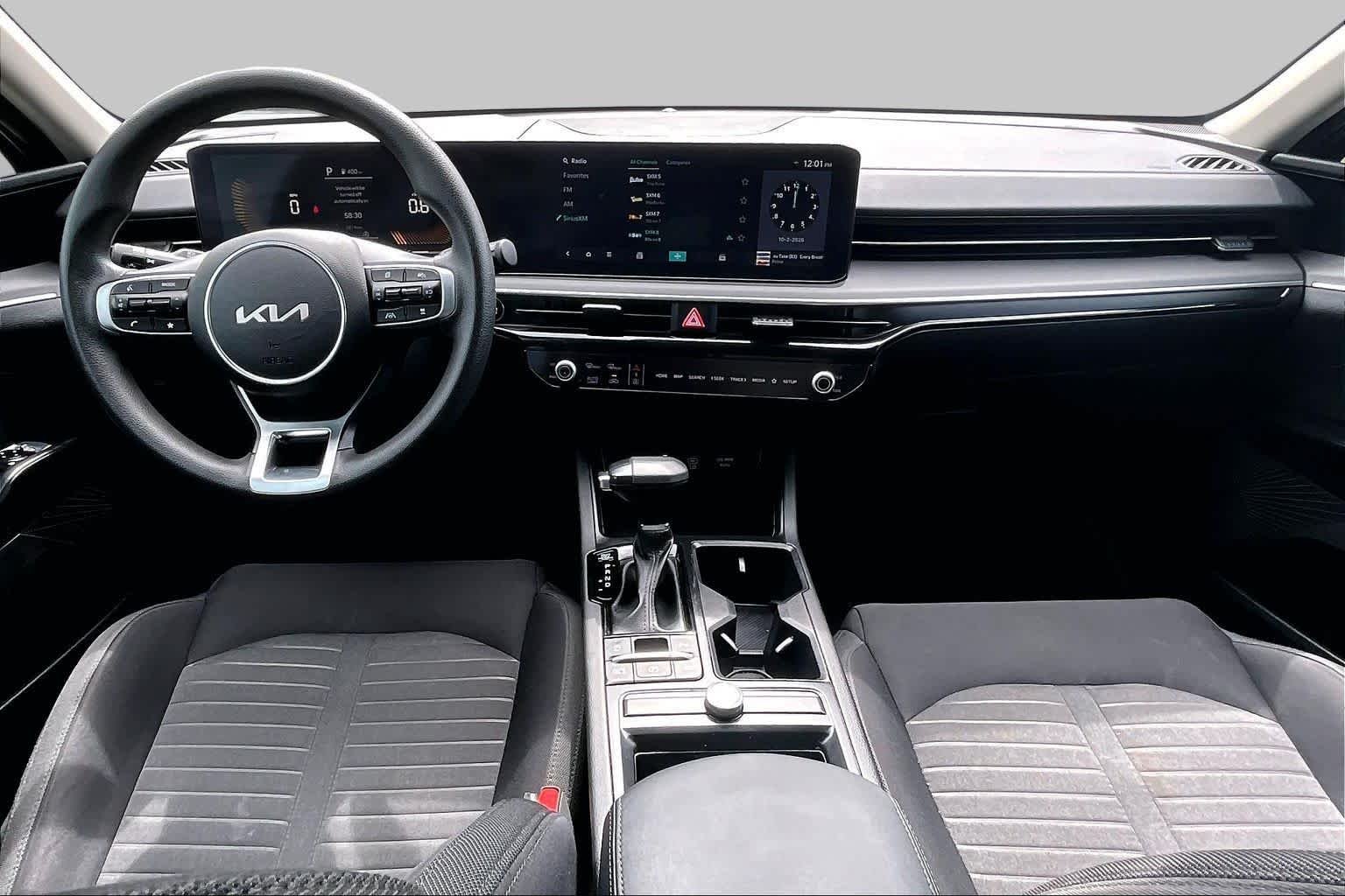 Used 2025 Runway Red Kia LXS image 27