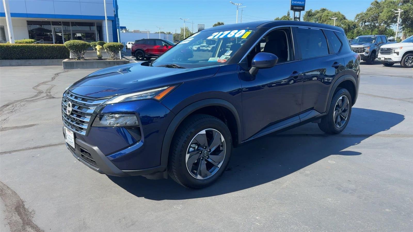 2024 Nissan Rogue SV - Photo 7