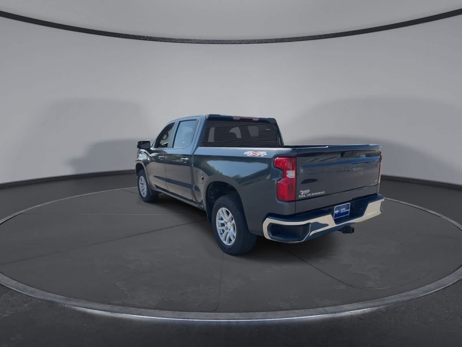 Used 2022 Shadow Gray Metallic Chevrolet LT image 6